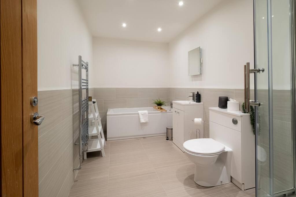 2 Bed 2 Bath Spacious Apartment In Central Αμπερντήν Εξωτερικό φωτογραφία