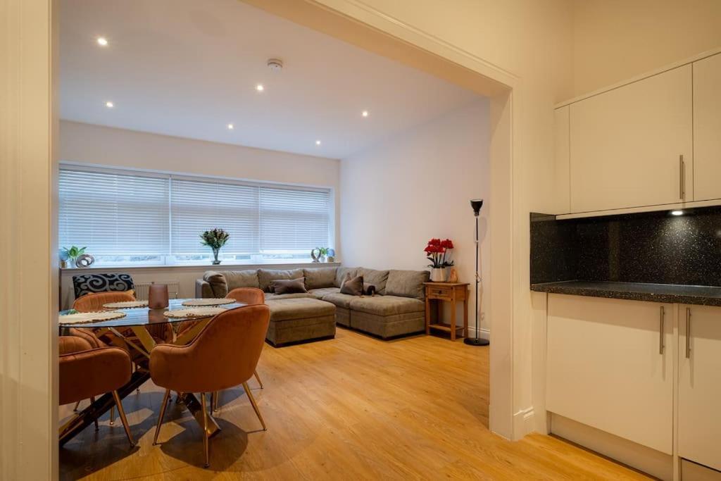 2 Bed 2 Bath Spacious Apartment In Central Αμπερντήν Εξωτερικό φωτογραφία
